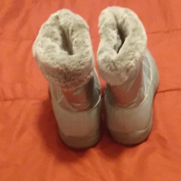 Silver Boots - Picture 3 of 8